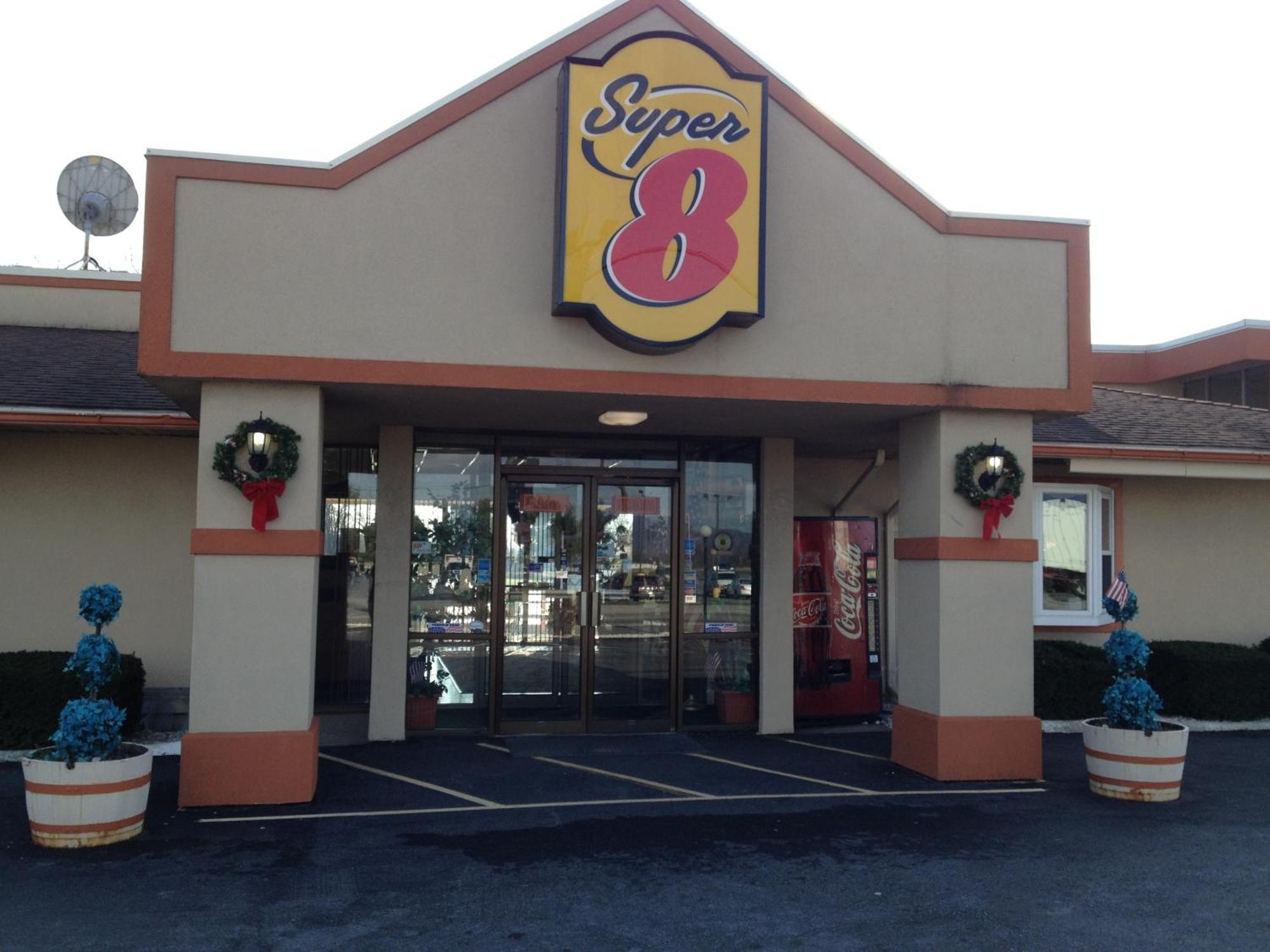 Super 8 By Wyndham North Motel 2*